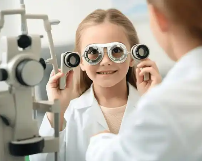 威海眼镜培训学校分享怎么选择老花镜的镜片和镜架