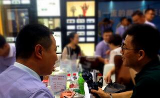 学眼镜培训_创业帮扶团队